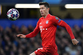 Левандовский роберт / robert lewandowski. Im Jogger Robert Lewandowski Geniesst Seine Rolle Als Papa Promiflash De
