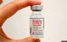 The vaccine is given by intramuscular injection into the deltoid muscle. Attmd9tyoestlm