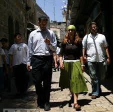 البرغوثي طردي لإسرائيلية من مطعمي أمر طبيعي ومجابهة التطبيع تستنكر إستدعاء الأمن لها شرق وغرب وكالة عمون الاخبارية