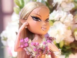 Today's vibe 👄🌸 #bratz @lwrepaints