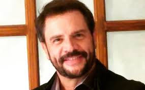 Héctor parra fue detenido por las autoridades capitalinas, así lo informó el periodista carlos jiménez a través de su cuenta de twitter. Cesar Bono Que Enfermedad Tiene Y Por Que Aparecio En Silla De Ruedas