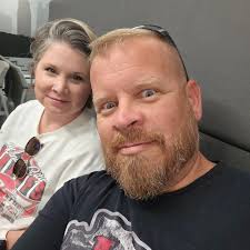 It's surgery day for Shayne's knee. #shayneandmichelle #surgery #knee