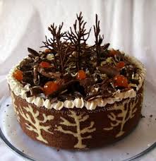 Une Foret Noire Pour Un Anniversaire Gourmand Patisserie Pour Halloween Foret Noire Alimentation