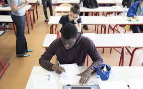 Bac 2019 Les Sujets Et Corriges De Litterature Sciences Eco Et Physique Chimie Le Parisien