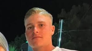 Ragusa, diciottenne va a fare una passeggiata col cavallo ma muore  investito da un'auto