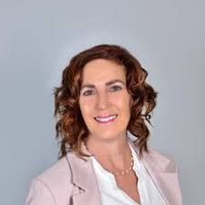 Gretchen Courtney's Instagram, Twitter & Facebook