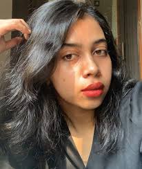 What are 6 lipstick shades that every teenage girl should own?