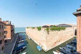 2 461 häuser und wohnungen zum kauf in venedig italien ab 40 000 euro. Flitterwochen Im Romantischen Venedig Wohnungen Zur Miete In Venedig Venetien Italien