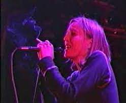 I try to imagine how we would live if we didn't know we were going to die. Portishead Glory Box Glastonbury 98 Live Youtube