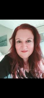 Lauri Barber's Instagram, Twitter & Facebook