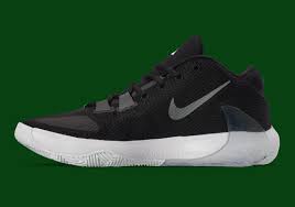 It retails for $120 and first released on july 1st, 2019 in the all bros (orange/blue) colorway. Giannis Antetokoumpos Household Decorates The Nike Zoom Freak 1 Signature Shoe Nike Zoom Nike Shoes