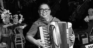 Lirik bermohon sembah sembah berhajat hajat berasal kayangan puri hamba puteri imbas berempat turun bermalam serata. Mengindang Ngindang Padi Huma Mengindang Dalam Tampian 20 Tahun Lagu Hati Kama Ramai Tak Tahu Karya Pak Ngah Ini Ada Sejarah Tersirat