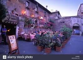 Italia Roma Trastevere Piazza Dei Mercanti La Taverna De Mercanti Foto Stock Alamy