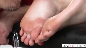 Riley Reid feet wanking massage at Fapnado