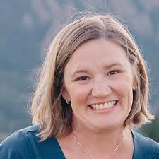 Costa Rica winter getaway with specific needs. Seeking a 10-day stay in a  beachside apartment with a kitchen, no carpet