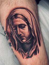 Who is a good fine line tattoo artist in Charleston, WA?