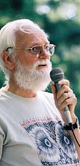 2 0 0 9 A n n u A l R e p o R t College of Liberal Arts and Sciences  cONNEcTIcUT sTATE MUsEUM OF NATURAl HIsTORY & c o n n e