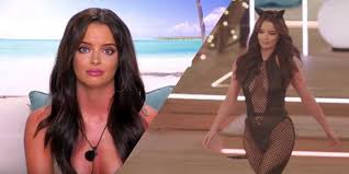 Maura higgins was an islander on season 5 of the revived series of love island. Love Island Fans Kicked Off About Maura Higgins Last Night