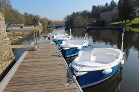 Canal de nantes à brest, rivières aff, erdre, isac, oust, hyère et aulne. Location De Bateaux Electriques A La Base Nautique De Josselin