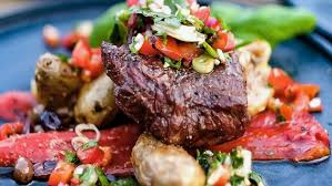 Rezept Gegrillte Steaks Mit Salsa Und Kartoffelstampf Ndr De Ratgeber Kochen