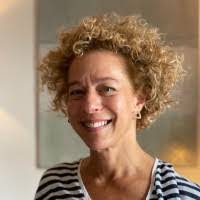 Joanna Solomon's Instagram, Twitter & Facebook