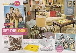 I Absolutely Love The Color Blue In The Foyer Of The Dunphy S House But At 56 99 A Gallon I Think I Ll Modern Family House Modern Family Modern Family Kitchen