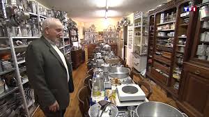 Louche inox, passoire tamis inox, découvrez une large gamme d'ustensiles de cuisine sur toc.fr. A La Rencontre De Kader Zennaf Un Collectionneur D Ustensiles De Cuisine En Aluminium Lci