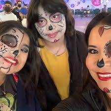 VAL MUNOZ- FACE & BODY ART