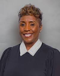 Margo Ross's Instagram, Twitter & Facebook