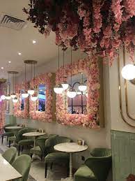 Emilia Cafe Flower Pink Cafe Sweet Places Green Istanbul Bagdatavenue Cafe Decor Coffee Shop Decor Cafe Interior Design