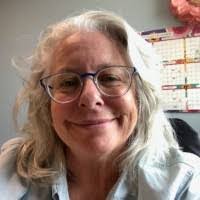 Laura Seaton's Instagram, Twitter & Facebook