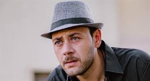 يشارك محمد علي رزق ضمن أبطال مسلسل الدايرة المعروض عبر شاشة قناة الحياة، وهو من بطولة أحمد صلاح حسني، إيمان العاصي، إيناس كامل، مي القاضي، محمد علاء، إسلام جمال، أحمد جمال سعيد، سامية الطرابلسي، مها أبو عوف، محمود حافظ، أماني كمال وعماد رشاد، تأليف محمد. Ù…Ø­Ù…Ø¯ Ø¹Ù„ÙŠ Ø±Ø²Ù‚ ÙŠÙƒØ´Ù Ø³Ø¨Ø¨ Ø·Ù„Ø§Ù‚Ù‡ ÙˆØ§Ø±ØªØ¨Ø§Ø·Ù‡ Ø¨Ø£Ø®Ø±Ù‰ Ø®Ø¨Ø± ÙÙŠ Ø§Ù„ÙÙ†