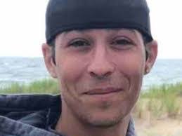 Lisa Briganti's Instagram, Twitter & Facebook