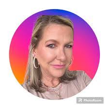 Darla Griggs's Instagram, Twitter & Facebook