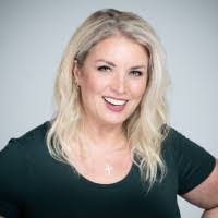 Amber Whiteman's Instagram, Twitter & Facebook