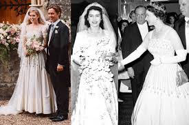 Elizabeth ii (elizabeth alexandra mary; La Princesse Beatrice A Emprunte Sa Robe De Mariee Et Son Diademe A Elizabeth Ii