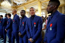 Books from the extended shelves légion d'honneur (france): Les Bleus Ont Recu Leur Legion D Honneur