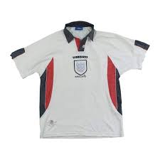 De l'autre côté est brodé le logo nike swoosh. The Football Market Maillots De Foot Vintage Retro Maillot De Football Equipe D Angleterre 1998