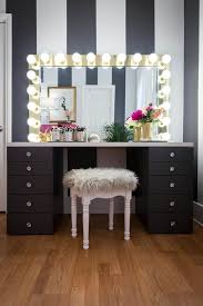 Diy dressing table mirror with lights. 19 Diy Vanity Mirror Projects With Different Lights