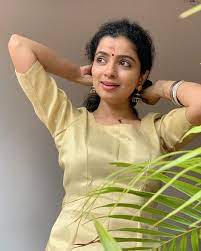 Ranjitha plays a 'sensible yet mischievous' character in Pathrosinte  Padappukal | NewsTrack Hindi 1