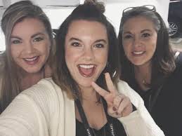 💙💙Comment your favorite outfit below and we'll choose one comment to gift  that look to!!! 😱 extra chances if you share and tag a friend! Everly Blu  is OPEN Tuesday-Friday 11-6 &