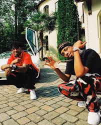 È noto per i suoi mixtape, the slaughter. Chart Topping Albums Call For Fire Fits And 21savage Is Serving Both With Savage Mode Ii And Supreme Leather Camo Ch Papel De Parede Celular Parede Celular