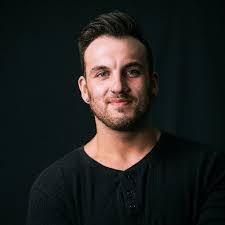 Aaron Loepp's Instagram, Twitter & Facebook