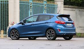 La deuxième génération de la ka mesurait 3,62 m. Essai De La Ford Fiesta St 2019 La Championne Des Sensations