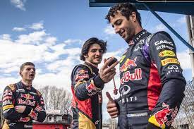 Red bull's max verstappen reckons spaniard carlos sainz is more likely to replace sebastian vettel at ferrari next year than daniel ricciardo. Verstappen I Think Sainz Is More Likely Than Ricciardo Grand Prix 247