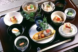 Yakitori significa pollo alla griglia ed è un piatto giapponese molto popolare, particolarmente richiesto nei festival estivi dove viene venduto nelle. Cucina Giapponese 7 Ragioni Per Cui E Salutare Sale Pepe