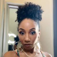 Vicki Callender's Instagram, Twitter & Facebook