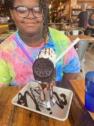 ✨Juicy Lucy Staten Island is so freaking good. I told my daughter I wanted  to come she said yeah I know where that is. Everything is amazing I will  never leave Staten