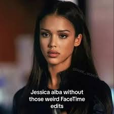 Karen Alba's Instagram, Twitter & Facebook