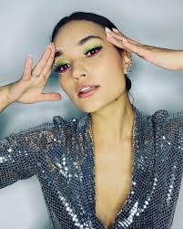 Bubble lady wants to get back to work again😂 Current situation: I get out  of my pajama just to record some videos and take a selfie for Instagram😂  How about you? #nz #